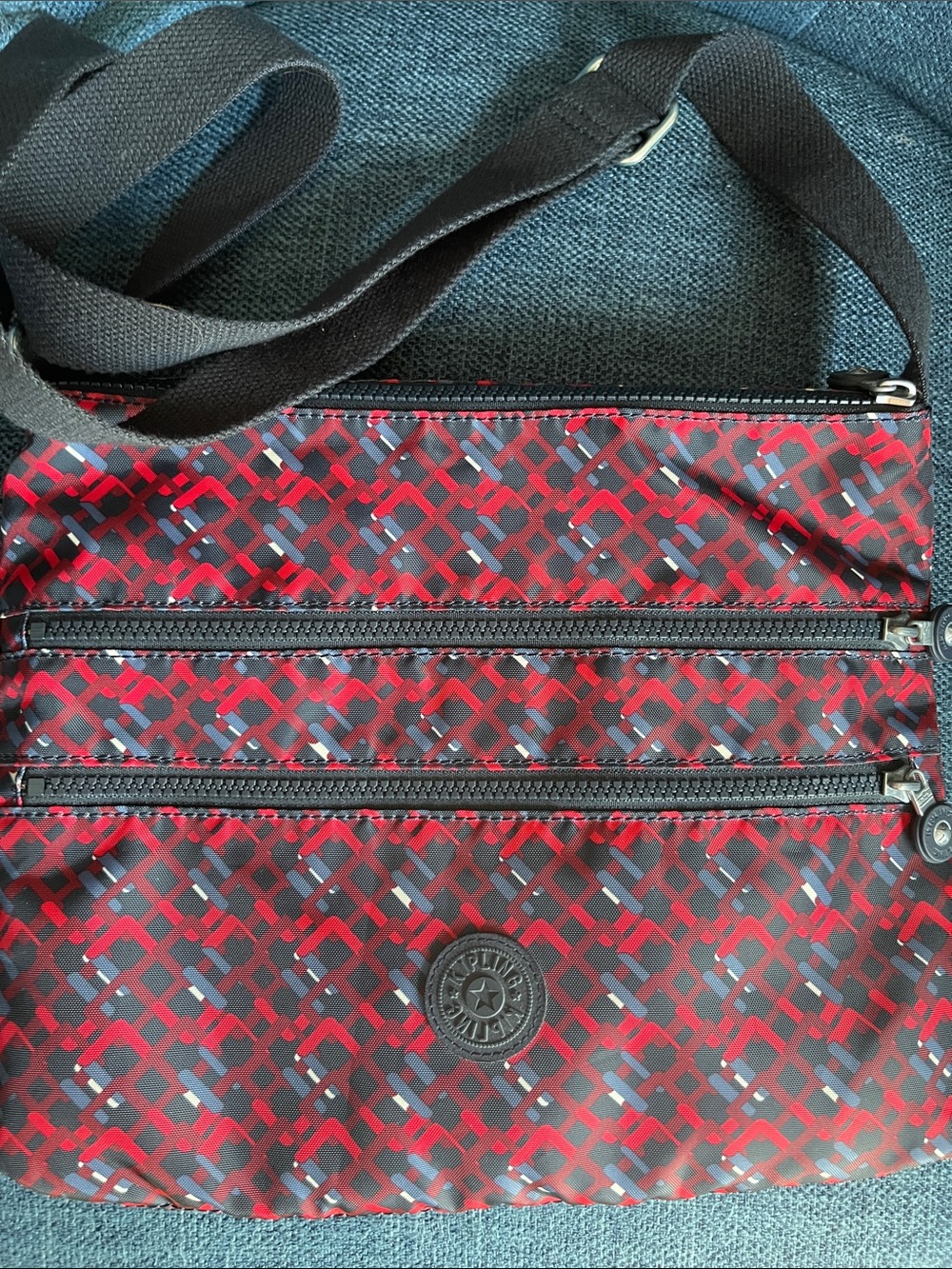 Kipling Spacious many pockets! Red and Black Patterned Triple-Zip Crossbody - Picture 3 of 11